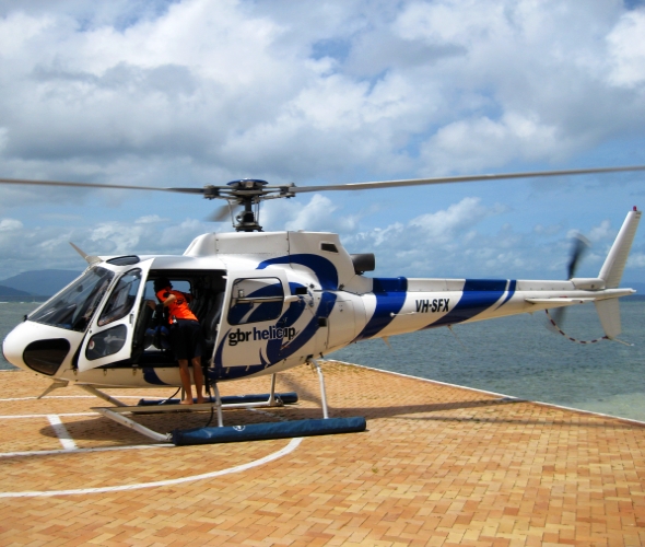 Helicopter Fly über das Great Barrier Reef